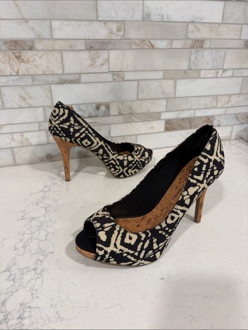 Christian Siriano Black and Cream Patterned Peep-Toe Stiletto High Pumps Sz 7.5